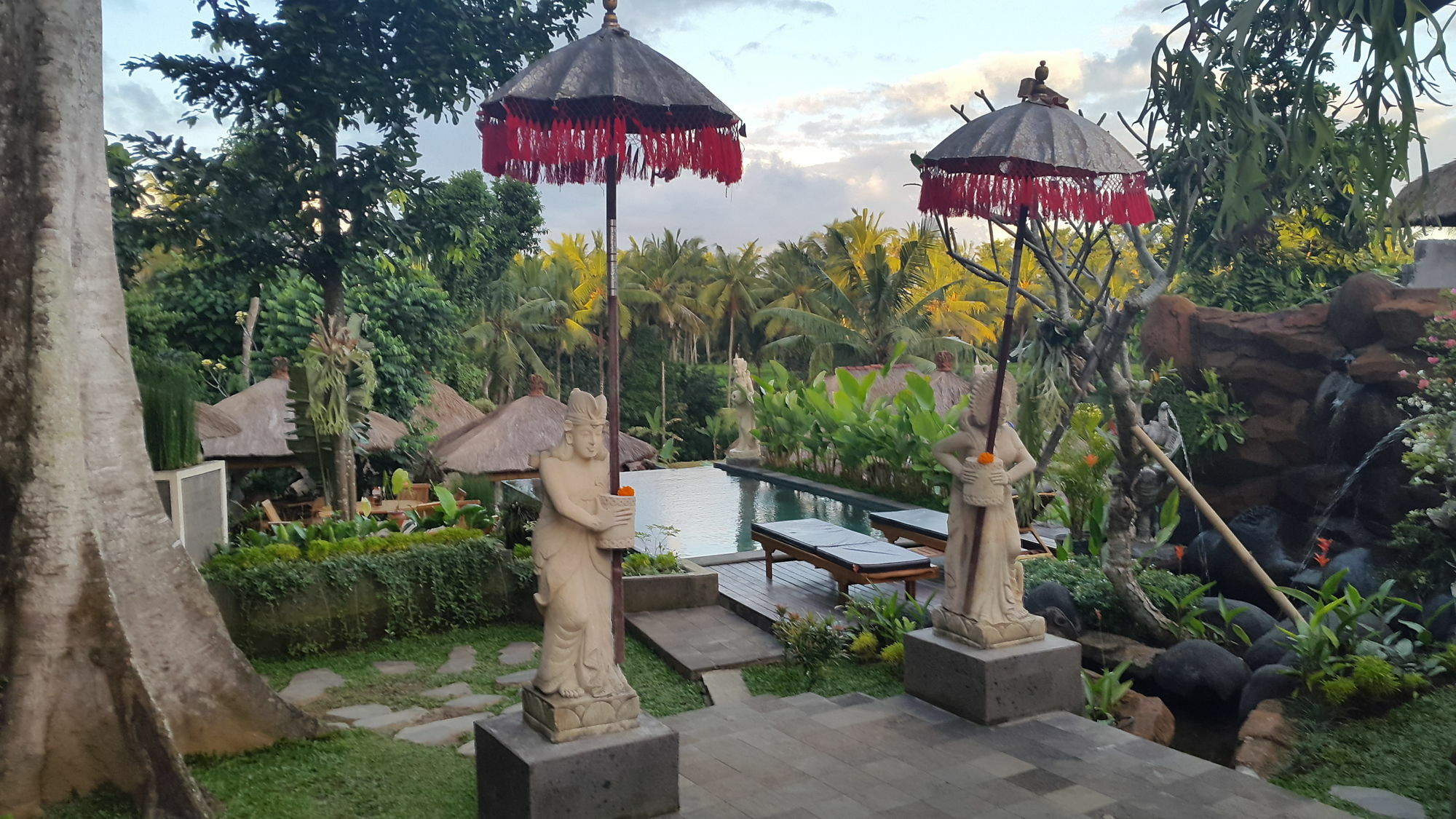 Liyer House Hotel Lodtunduh Kültér fotó